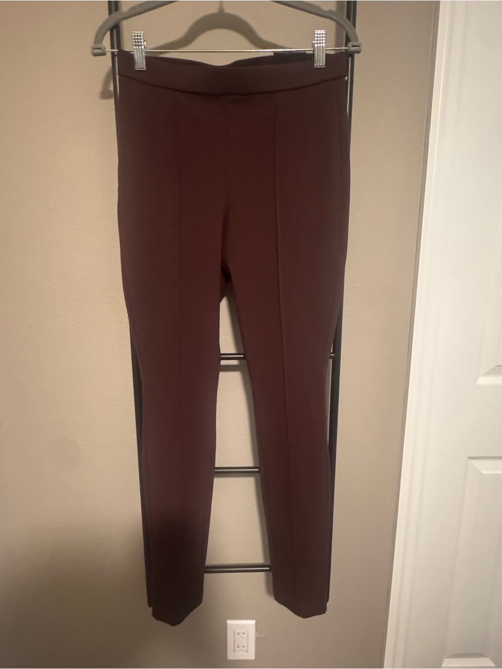 White House Black Market Perfect Ponte Leggings in Espresso brown. Never worn an